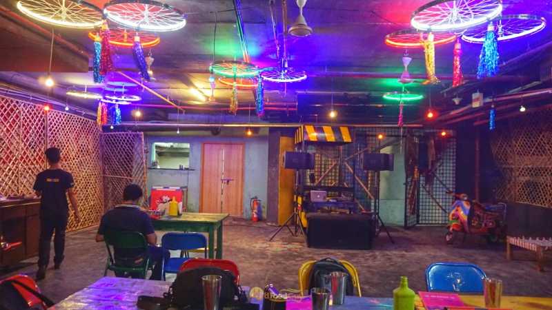 Horn OK Please - Decor