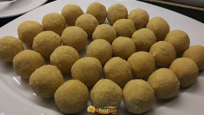 Besan ki Laddoo Besan ki Laddoo